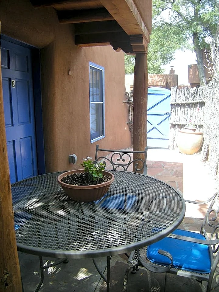 Casita B- Casas de Guadalupe, Steps from the Square in Santa Fe, New Mexico, United States — photo 5