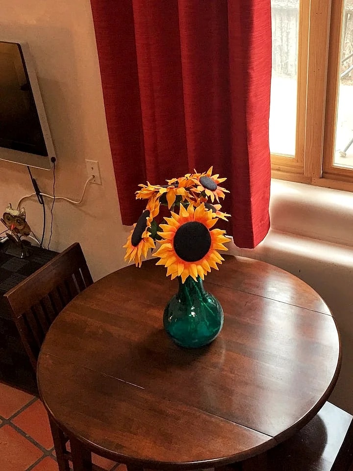 Casas de Guadalupe, Casita C-Romantic 1 Bedroom Loft in Santa Fe, New Mexico, United States — photo 3
