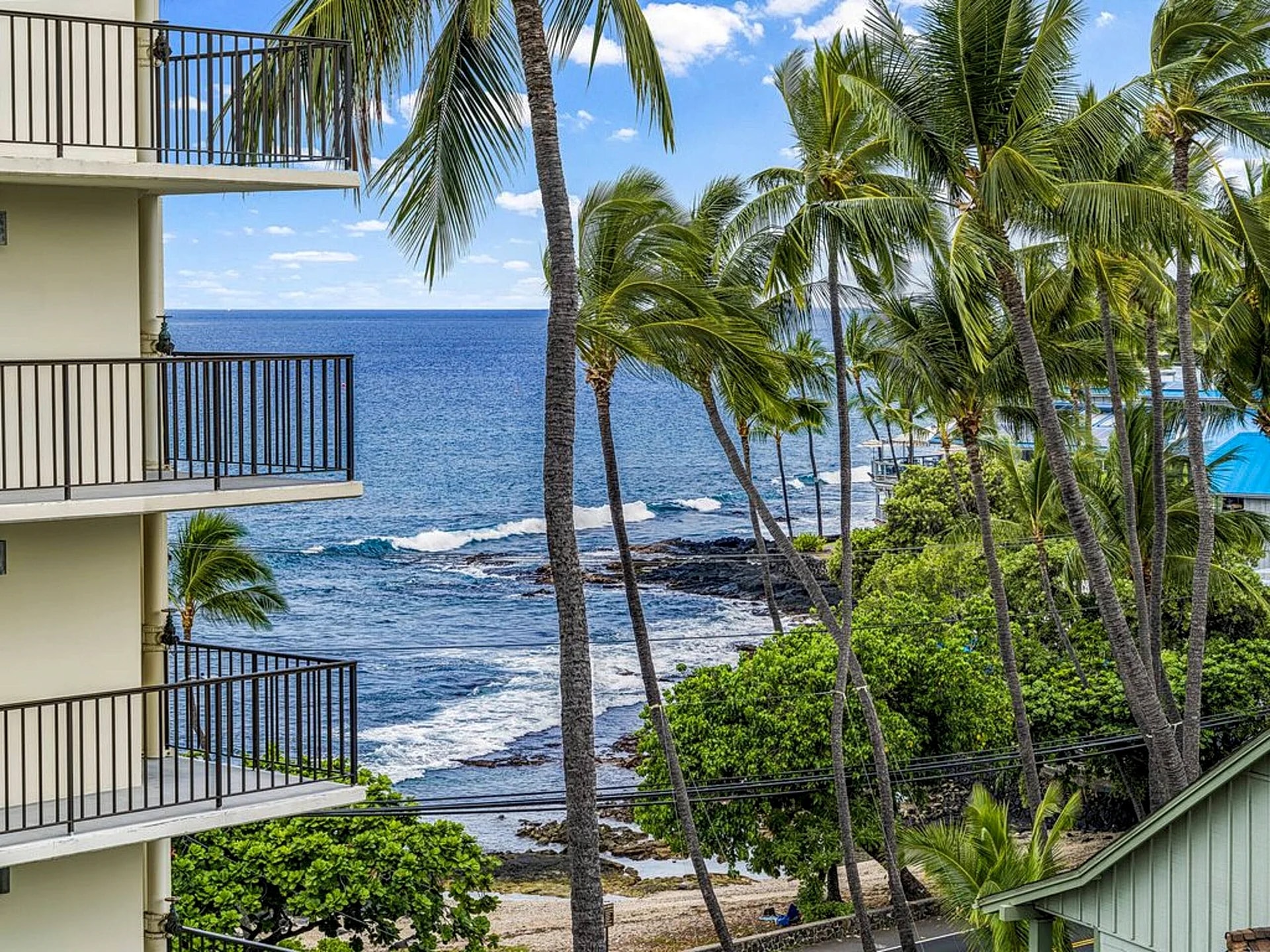 Kona Alii 609 - Ocean View, Walk to Beach & Town, AC