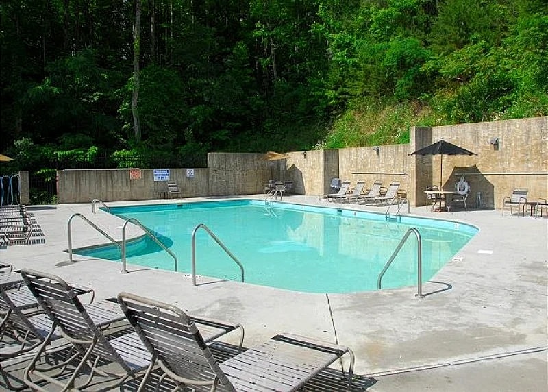 POOLIN' AROUND in Pigeon Forge, Tennessee, United States — photo 4