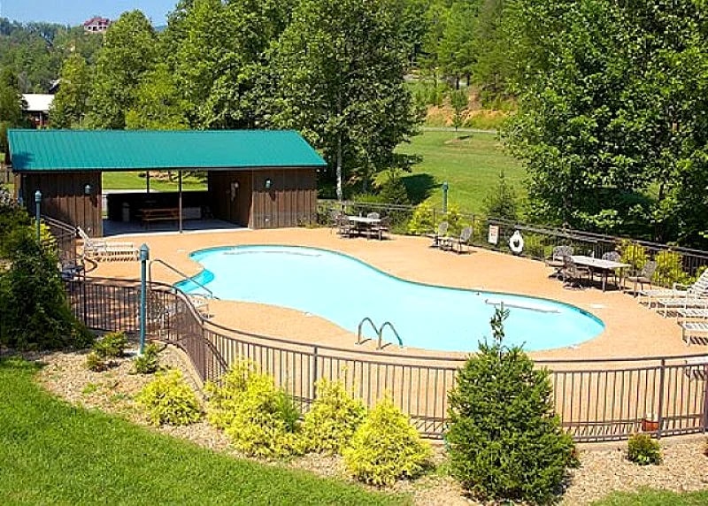 CEDAR FOREST SPACIOUS AND UPSCALE CABIN WITH THEATER IN BEST AREA RESORT!! in Pigeon Forge, Tennessee, United States — photo 4