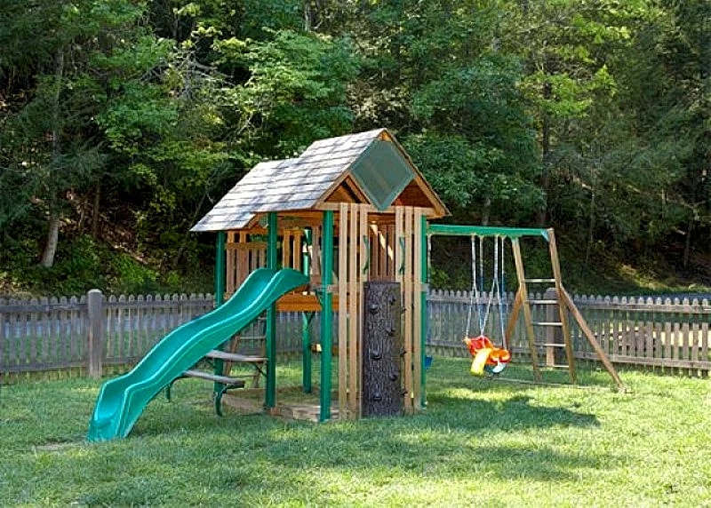 CEDAR FOREST SPACIOUS AND UPSCALE CABIN WITH THEATER IN BEST AREA RESORT!! in Pigeon Forge, Tennessee, United States — photo 2