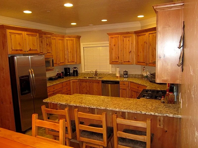 Snowbasin/Lakeside Romantic Get Away. Luxuries Condo w/Hot Tub in Huntsville, Utah, United States — photo 5