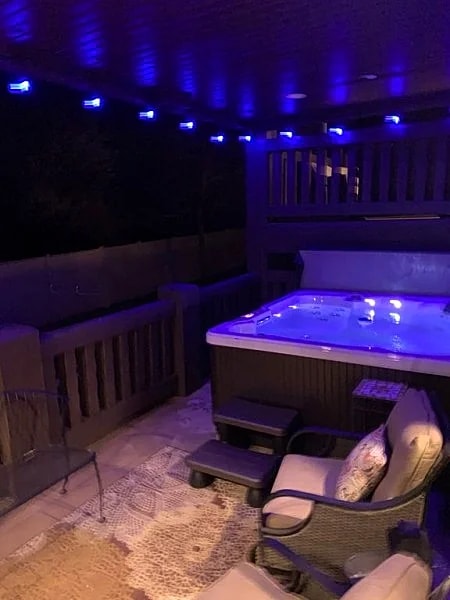 Snowbasin/Lakeside Romantic Get Away. Luxuries Condo w/Hot Tub in Huntsville, Utah, United States — photo 4