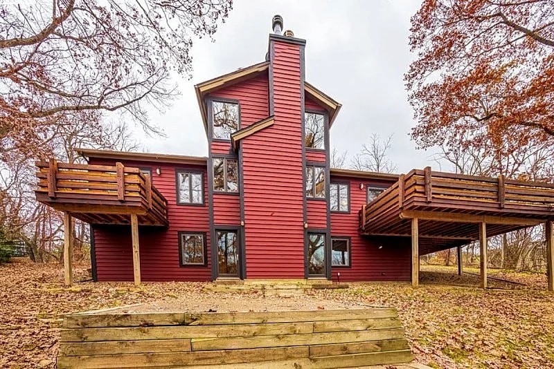 Stunning 5R/5.5BA BIG Retreat in The Galena Territory! Pool Table! Firetable! in Galena, Illinois, United States — photo 3