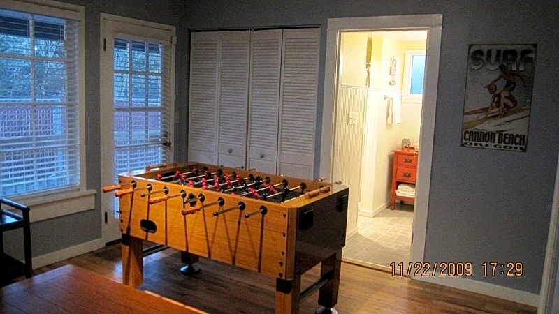 Family & Pet Friendly - 4 bedroom/2 bath close to beach, and the prom in Seaside, Oregon, United States — photo 5