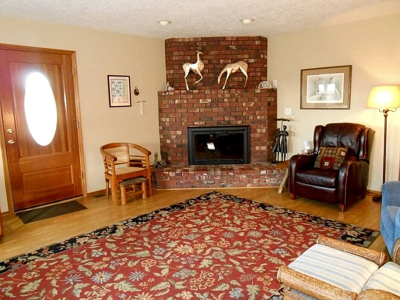 Beautiful 5000 sq. ft property ~ 3 levels w/ wrap around deck panoramic view in Seaside, Oregon, United States — photo 3