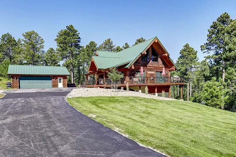Antler Lodge | Roomy Black Hills Cabin Rental Near Deadwood in Sturgis, South Dakota, United States — photo 4