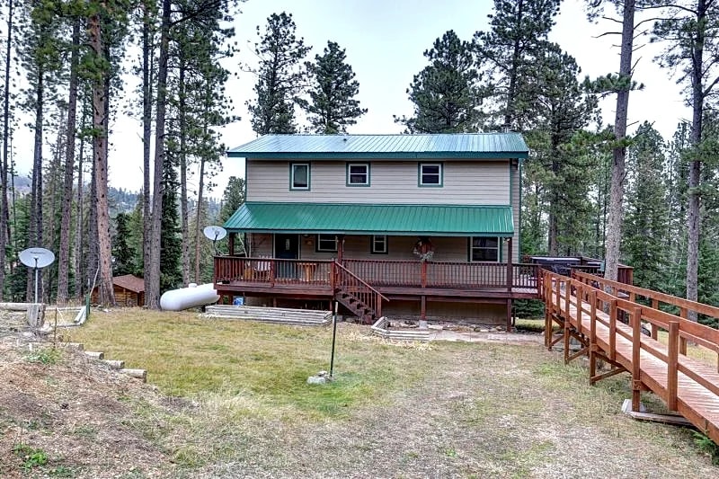Big Foot Bungalow | 3 Bed, 2 Bath Vacation Cabin at Deer Mountain Ski Resort in Lead, South Dakota, United States — photo 2