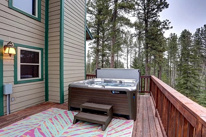 Big Foot Bungalow | 3 Bed, 2 Bath Vacation Cabin at Deer Mountain Ski Resort