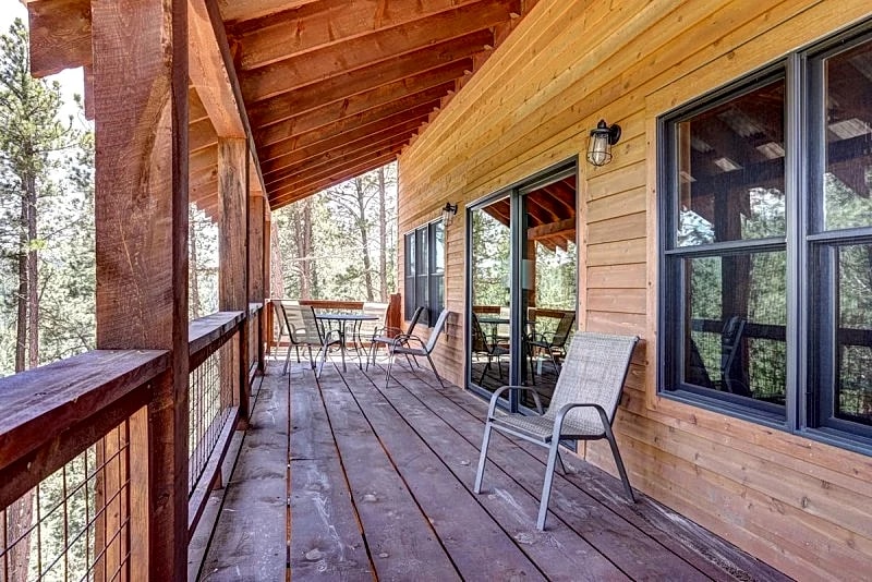 Cloud 9 Cabin | 5 Bed, 3 Bath Private Decks, Hot Tub & Clubhouse in Lead, South Dakota, United States — photo 2