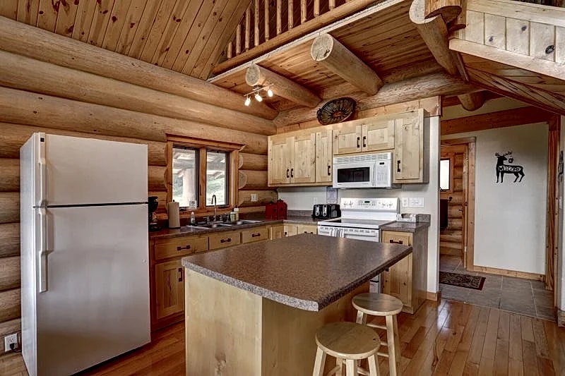 Dakota Log Cabin | 4 Bed, 2 Bath - Lawrence County in Lead, South Dakota, United States — photo 5