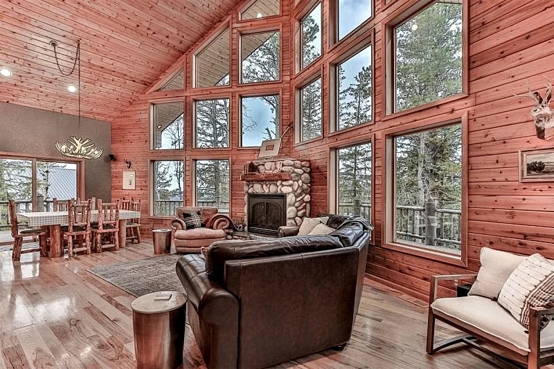 Deep Snow Lodge | 5 Bdrm w/Hot Tub & Game Room in Lead, South Dakota, United States — photo 4