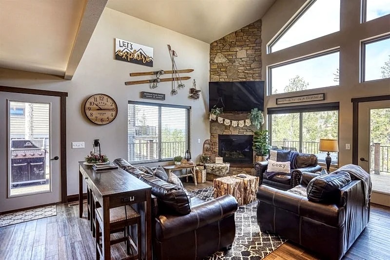 Annie Creek Lodge | 5 Bed, 3 Bath in Lead, South Dakota, United States — photo 2