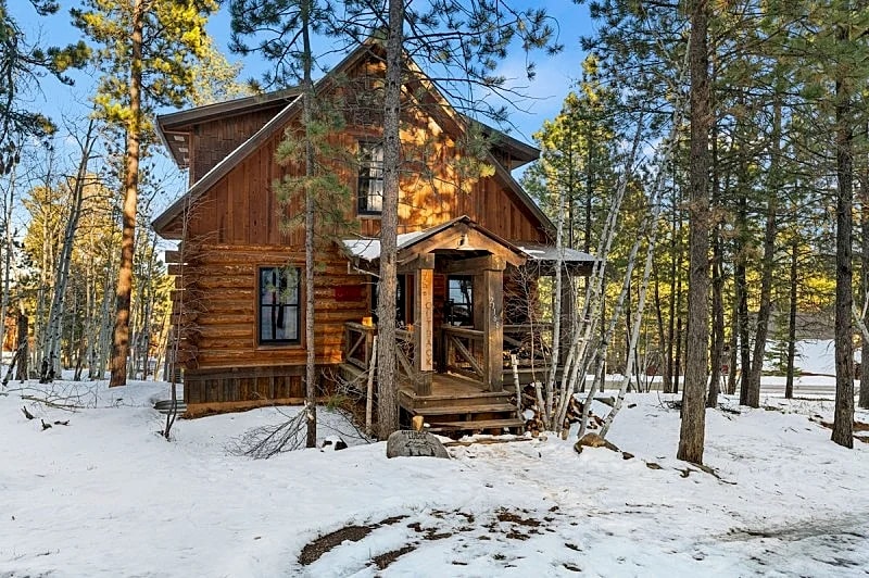 The Outback - Log Cabin Lodge in Lead, South Dakota, United States — photo 1