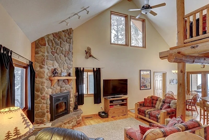 Four Seasons Retreat | 3 Bed, 2 Bath in Lead, South Dakota, United States — photo 5