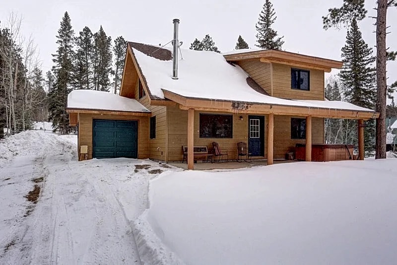 Four Seasons Retreat | 3 Bed, 2 Bath in Lead, South Dakota, United States — photo 3