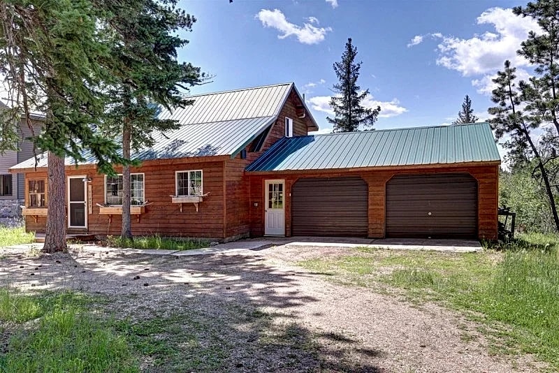 Wanderlust Cabin - With private hot tub! in Lead, South Dakota, United States — photo 2