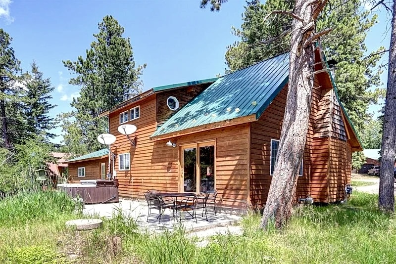 Wanderlust Cabin - With private hot tub! in Lead, South Dakota, United States — photo 3