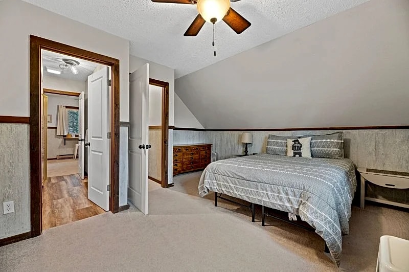 Cozy Cabin Hideaway - Private hot tub! in Lead, South Dakota, United States — photo 5
