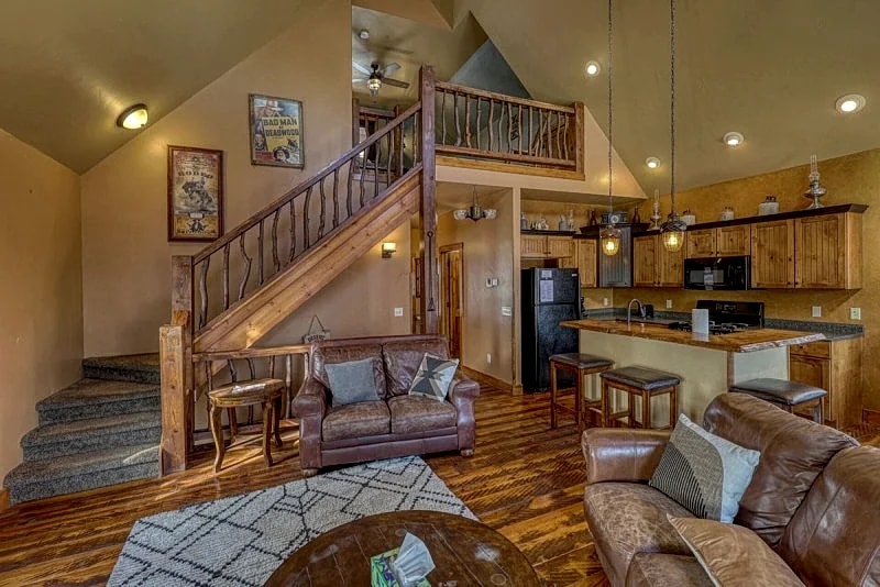 Saloon Cabin » 4 Bed, 2 Bath » Gilded Mountain » Lead in Lead, South Dakota, United States — photo 4