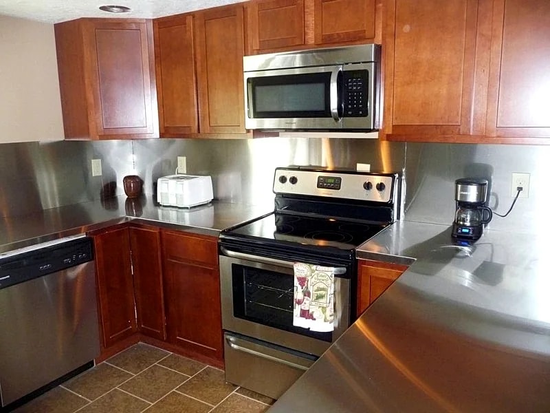 Alexandria Bay House Sleeps 13, Or Sleeps 6 Up And 7 Down Separately in Alexandria Bay, New York, United States — photo 3