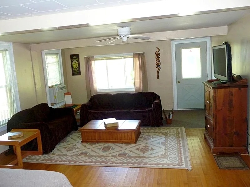 Alexandria Bay House Sleeps 13, Or Sleeps 6 Up And 7 Down Separately