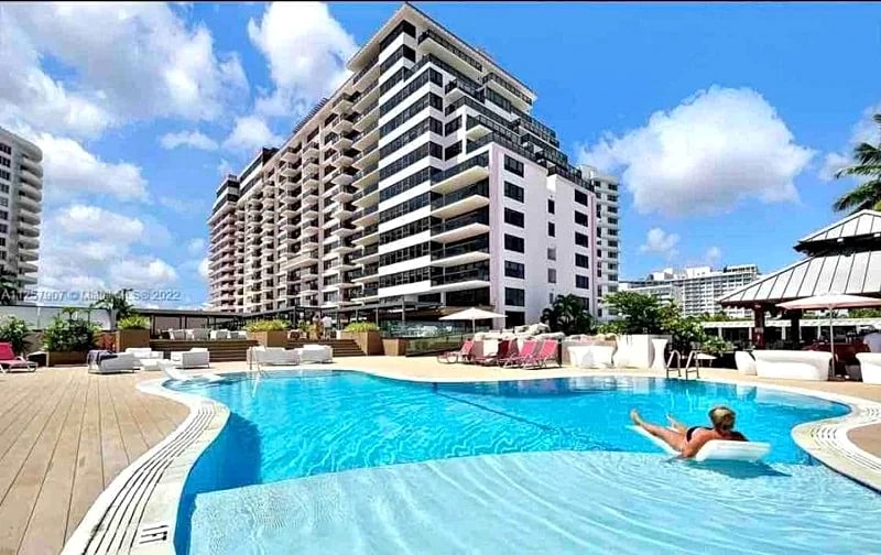 Miami Beach Suite- 2 Pools ocean front balcony in Miami Beach, Florida, United States — photo 2