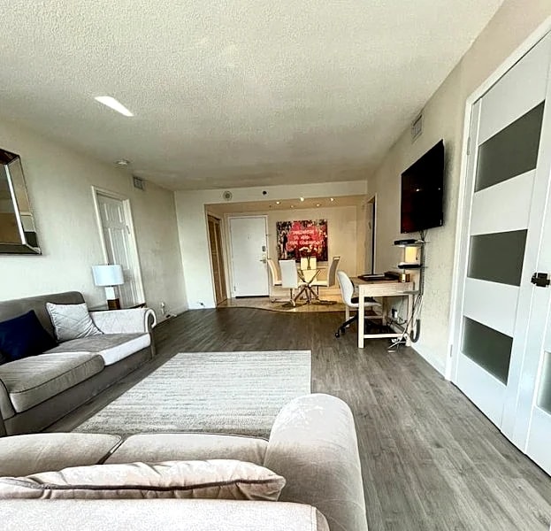 Miami Beach Suite- 2 Pools ocean front balcony in Miami Beach, Florida, United States — photo 5