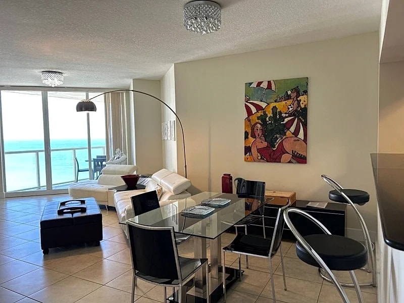 Luxury Oceanfront Condo In La Perla in Sunny Isles Beach, Florida, United States — photo 2