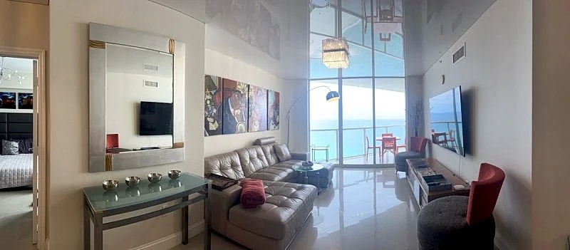 La Perla - Luxury Beachfront in Sunny Isles Beach, Florida, United States — photo 2