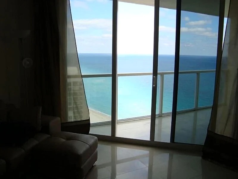 La Perla - Luxury Beachfront in Sunny Isles Beach, Florida, United States — photo 5