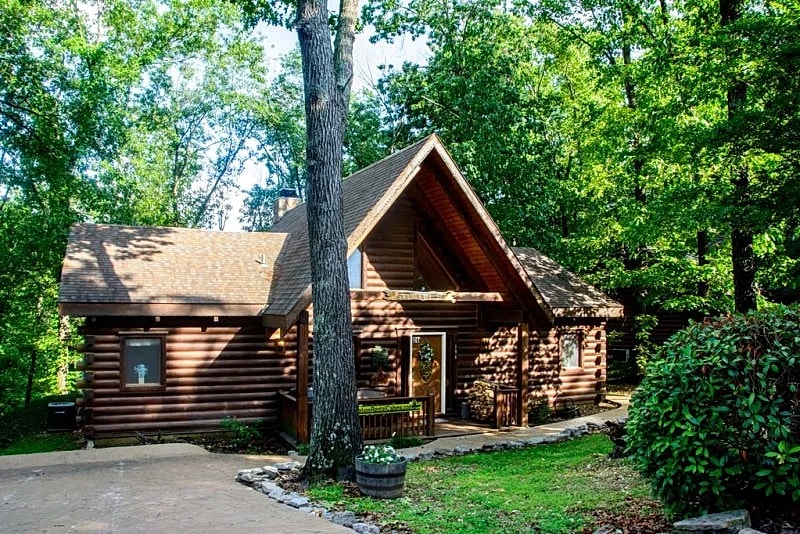 Elk Horn Cabin, Two Master Suites, Great for 2 couples, Thunder Ridge Arena