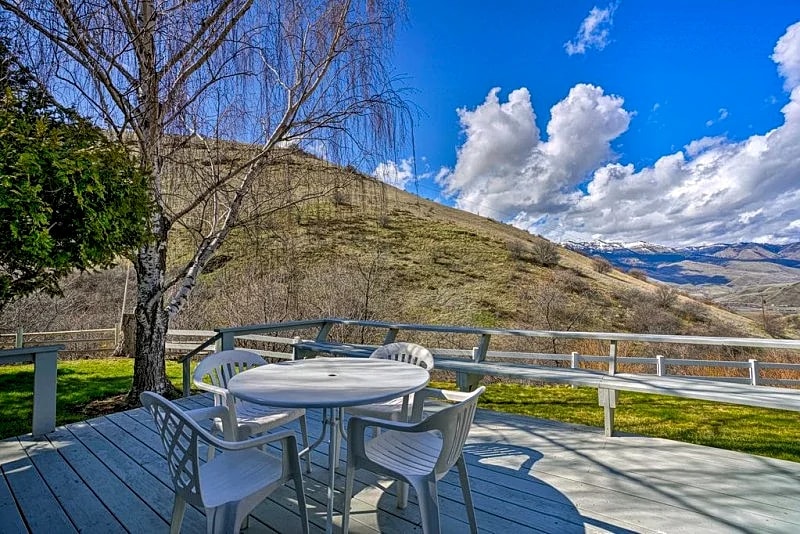 Charming White Bird Home w/Mtn & Salmon River View in White Bird, Idaho, United States — photo 2