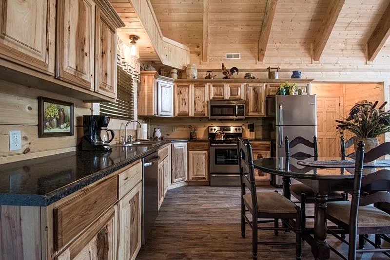Owl's Nest Cabin Close to Big Cedar Lodge, 12 min to Branson Strip, Hot Tub, WIFI in Ridgedale, Missouri, United States — photo 5