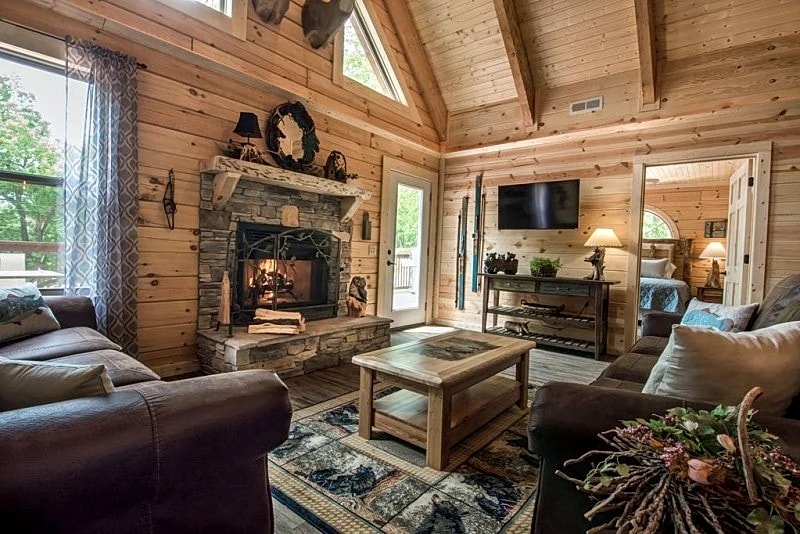 Owl's Nest Cabin Close to Big Cedar Lodge, 12 min to Branson Strip, Hot Tub, WIFI in Ridgedale, Missouri, United States — photo 2