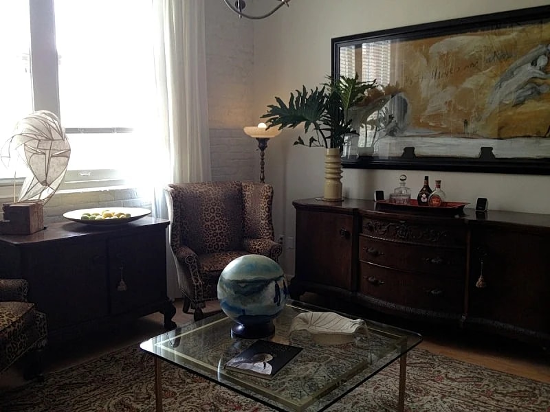 In the middle of the city, in a village of trendy warehouse-turned-condos in New Orleans, Louisiana, United States — photo 2