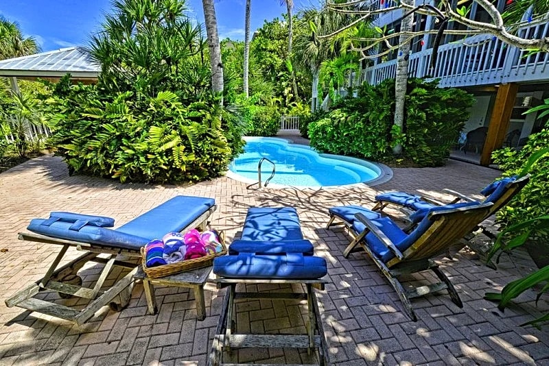 Beachfront, Heated Pool, Kayaks/SUP, Lanai W/Gulf Views, 85' Dock, 2 Golf Carts in Captiva, Florida, United States — photo 5