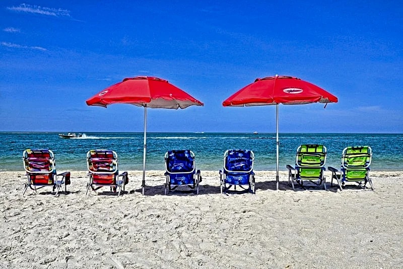 Beachfront, Heated Pool, Kayaks/SUP, Lanai W/Gulf Views, 85' Dock, 2 Golf Carts in Captiva, Florida, United States — photo 3