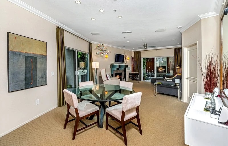 2 Bdrm 2 Bath Condo 2 Large Patios Neighboring Balboa Park in San Diego, California, United States — photo 2