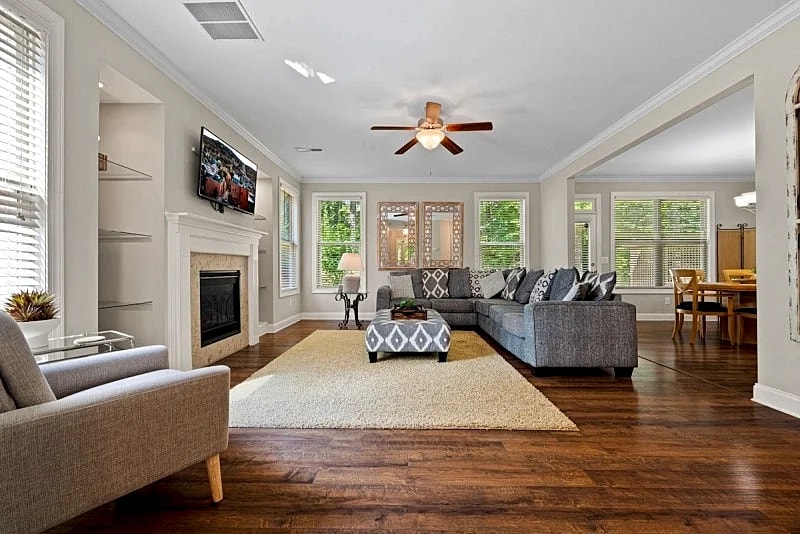 A Deluxe Townhome On Private Wooded Lot. Convenient To Atlanta, Peachtree City in Tyrone, Georgia, United States — photo 4