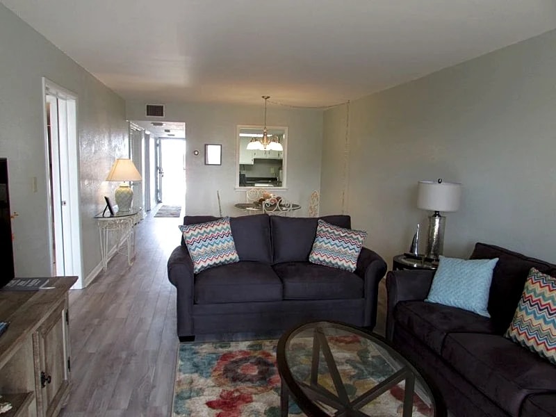Enjoy a Quiet Stay at Our Place! We'd love to host you! Central Location in Myrtle Beach, South Carolina, United States — photo 5