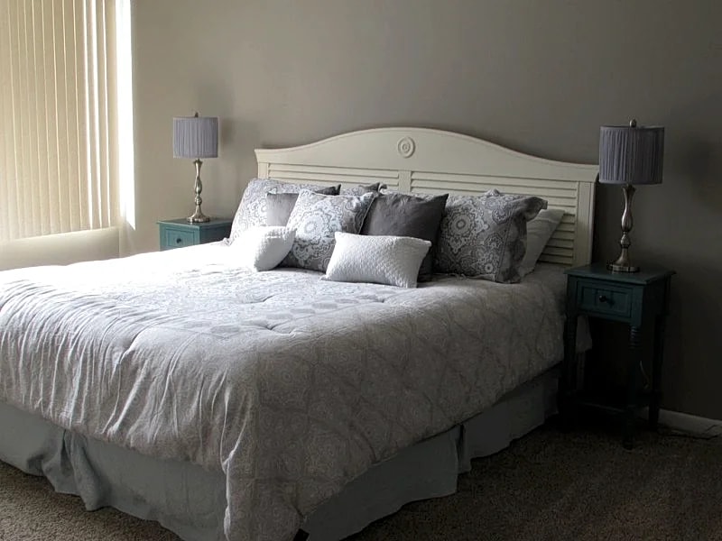 Enjoy a Quiet Stay at Our Place! We'd love to host you! Central Location