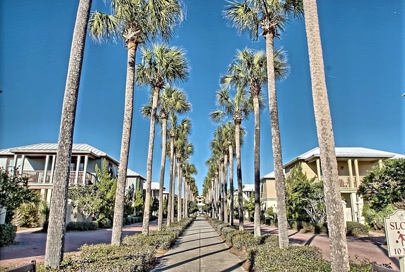 Southside of 30A, Gated beachfront pool sleeps 7 , 2 min walk to Rosemary, NEW! in Alys Beach, Florida, United States — photo 3