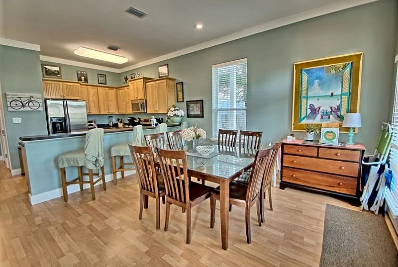 New low Spring rates, close to beach & lagoon pool, bikes included, Location!! in Alys Beach, Florida, United States — photo 3