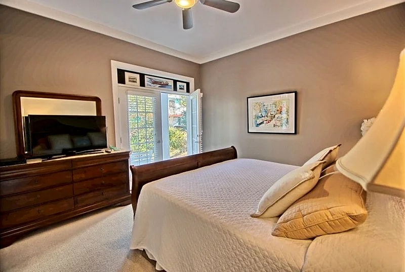 New low Spring rates, close to beach & lagoon pool, bikes included, Location!! in Alys Beach, Florida, United States — photo 5