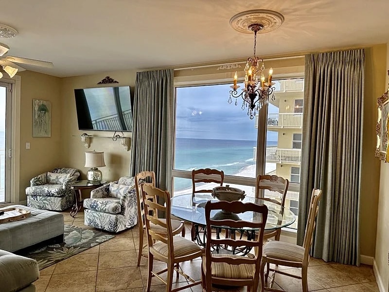 7th FLOOR, CORNER UNIT, OCEANFRONT, WESTERN VIEWS, HIGH-END, FREE BEACH LOUNGES in Panama City Beach, Florida, United States — photo 5