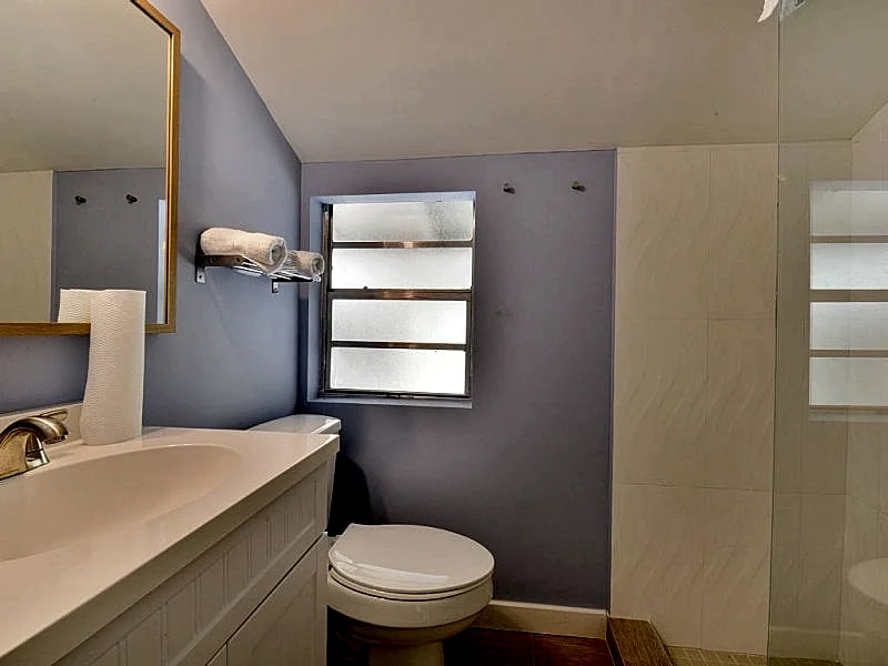 4 BEDROOM/2 BATH HOME, FEW BLOCKS AWAY FROM BRICKELL CC in United States — photo 5