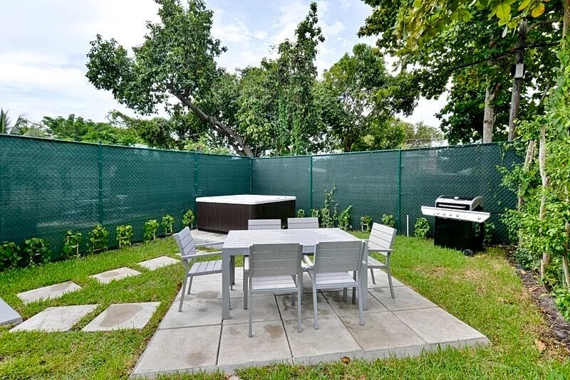 HOT TUB AND GARDEN DESIGN DISTRICT in Miami, Florida, United States — photo 4