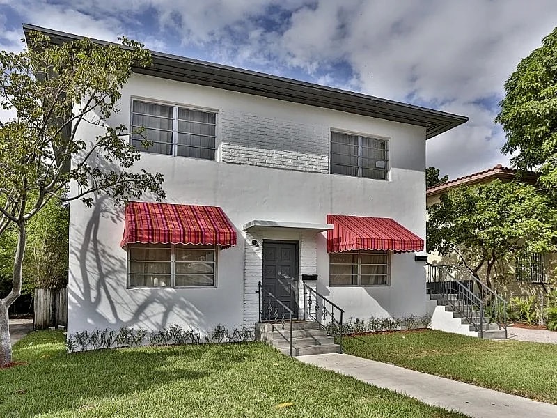 Centrally Located Impeccable Apartment